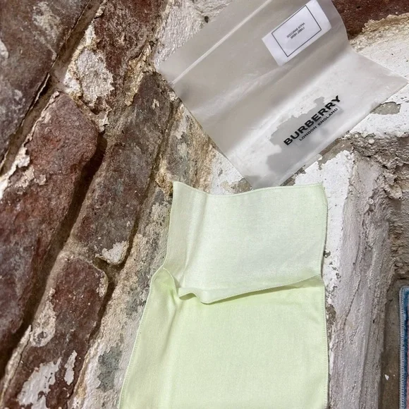 Original Burberry Dust Bag and Wrapper. - Picture 4 of 5